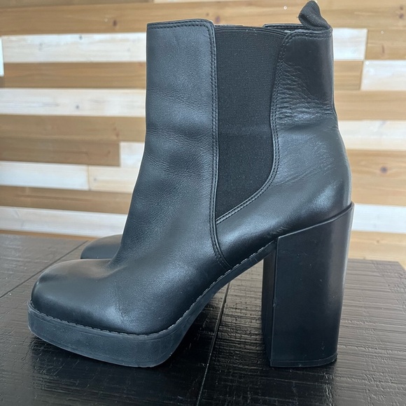 GB Gianni Bini Ah-Mazed Black Leather Platform Block Heel Booties SZ 8.5 Grunge - Picture 4 of 8